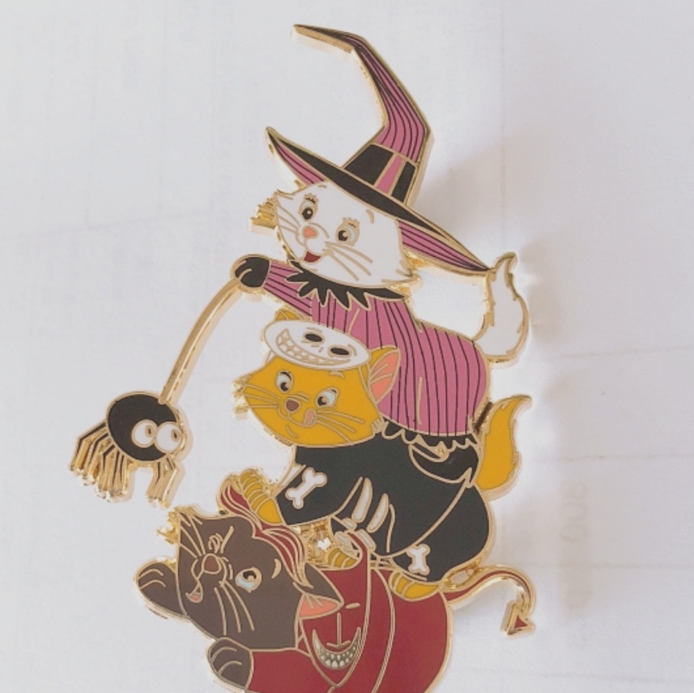 Fantasy aristocats pin